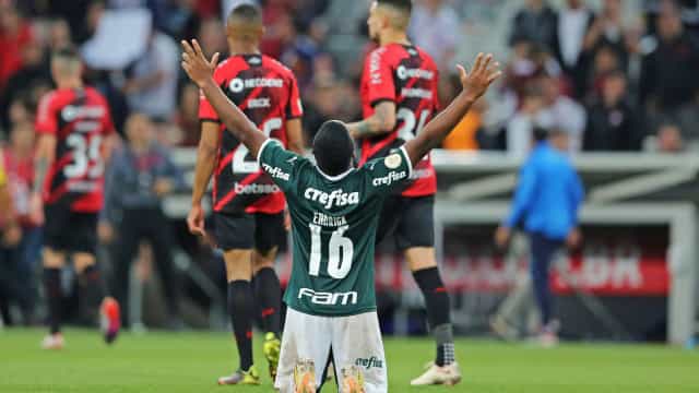 Palmeiras bate Athletico-PR com dois de Endrick e fica muito perto do título