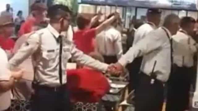 Grupo de idosos apoiadores do PT é hostilizado em shopping do Recife