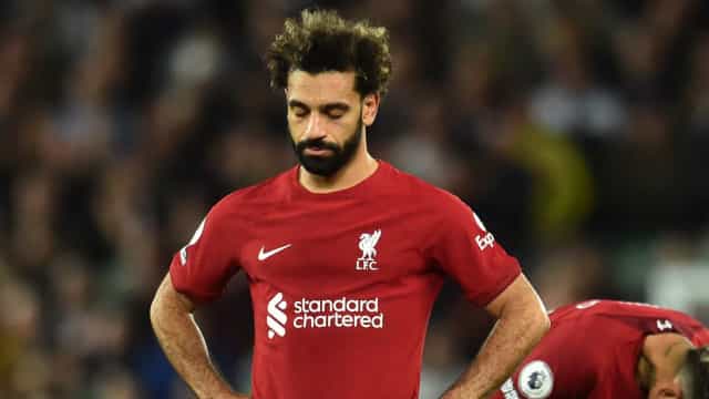 Salah marca, mas Liverpool perde para o Leeds e fica em nono do Inglês