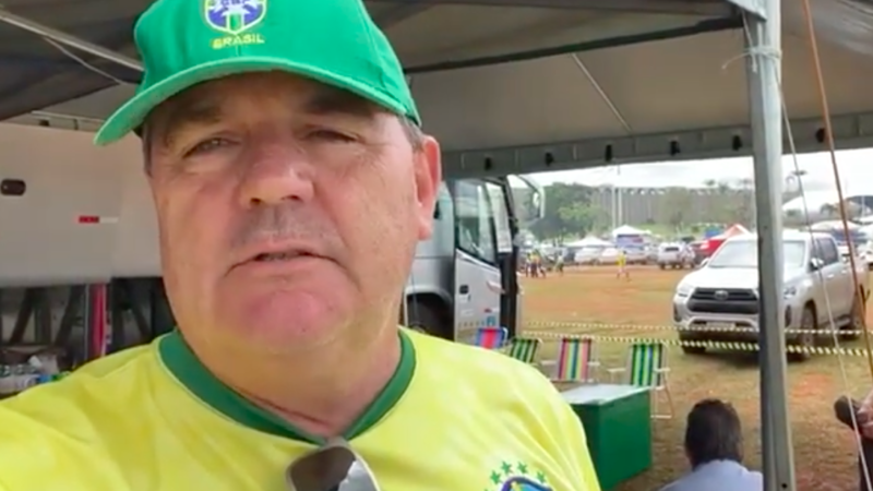 Prefeito no Nortão acampa em Brasília e diz que ex-ministro de Bolsonaro prometeu “algo muito bom ainda esta semana”