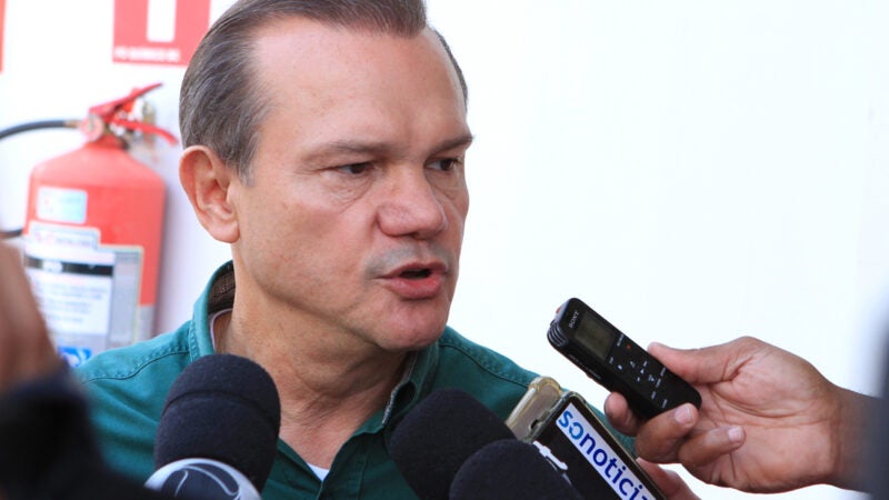 Senador Wellington Fagundes é submetido a cirurgia para retirade de nódulo