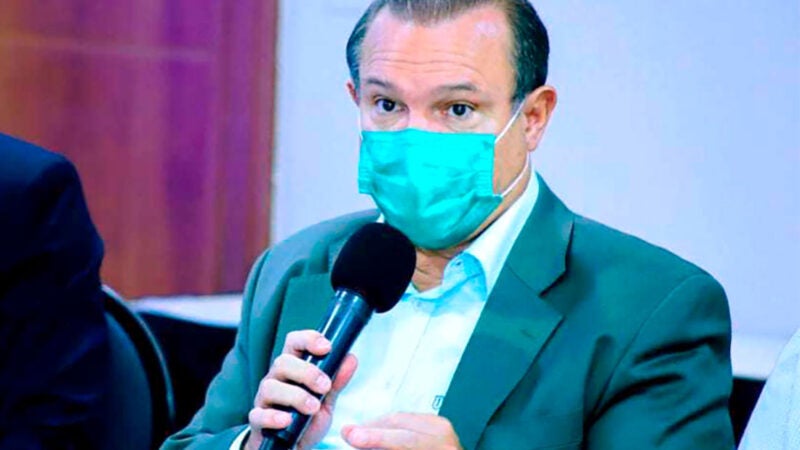 Senador Wellington submetido a cirurgia para retirar nódulo tem alta; médicos recomendam repouso