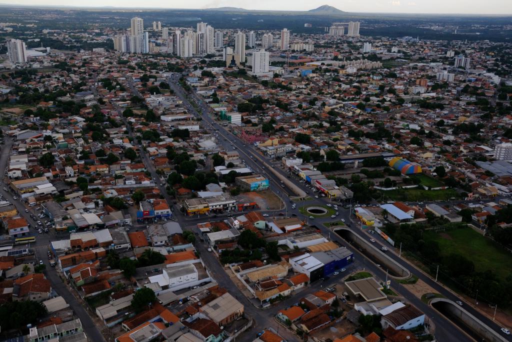 Governo protocola novo pedido e prefeitura de Cuiabá tem prazo de 10 dias para liberar autorização de asfalto em 11 bairros