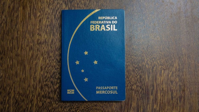 Suspensão da emissão de passaporte pela PF preocupa quem tem viagem marcada