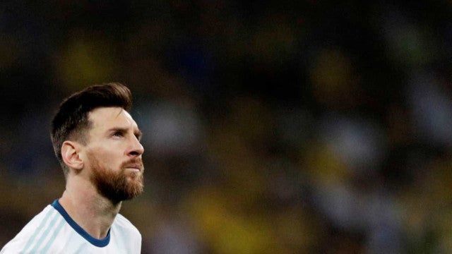 Por que Messi é o único jogador da Argentina a dormir sozinho no Qatar?