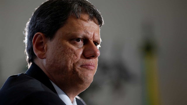 Transição de Tarcísio na educação em SP privilegia setor privado