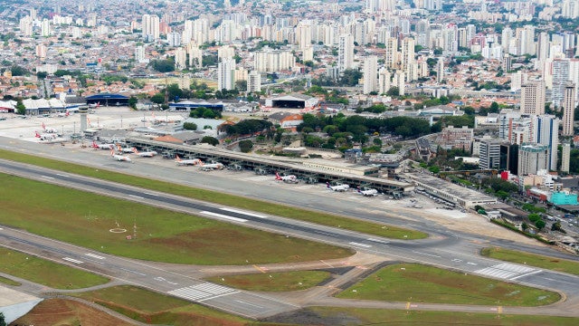 Problema em avião da Gol fecha pista do aeroporto de Congonhas por 2h