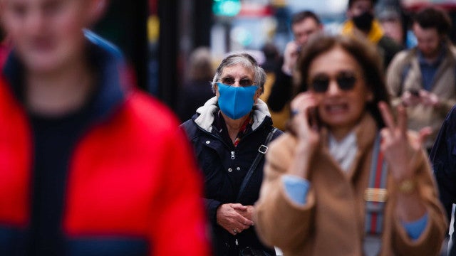 Máscara volta a ser obrigatória no ônibus, metrô e trem de SP neste sábado