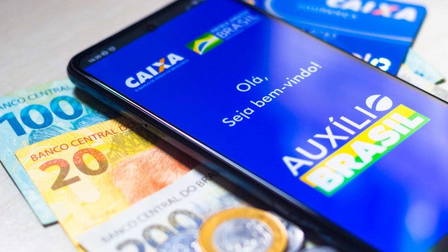 Auxílio Brasil é pago a beneficiários com NIS de final 4