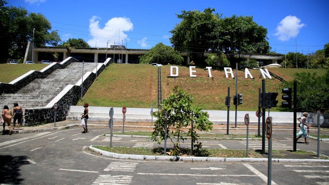 Falha no sistema do Detran impede licenciamento de veículos em SP