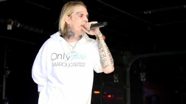 Nick Carter, dos Backstreet Boys, atribui morte de Aaron aos vícios e à saúde mental