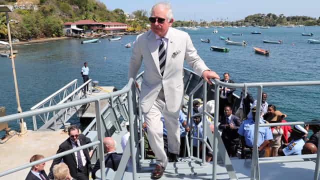 Livro diz que rei Charles era malvado com funcionários e só dormia com ursinho