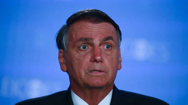 Bolsonaro fez Brasil perder relevância, e Lula abre portas com EUA, diz analista