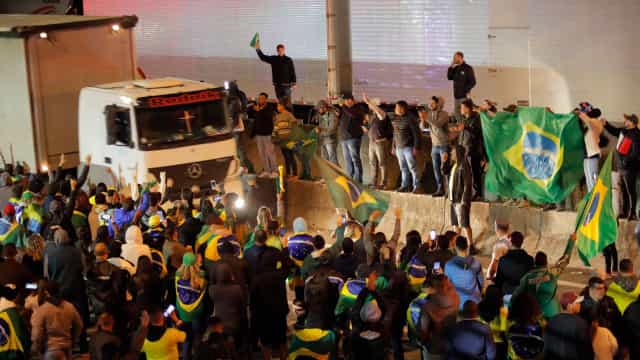 Estados com bloqueios golpistas em rodovias caem para 11