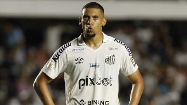Santos fica só no empate com o Avaí e complica sonho pela vaga na Libertadores