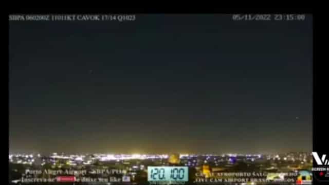 Pilotos da Azul e TAM avistam supostos óvnis no céu de Porto Alegre