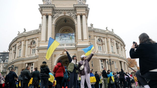 Rússia deixa cidade-chave para Ucrânia, e EUA pedem negociação