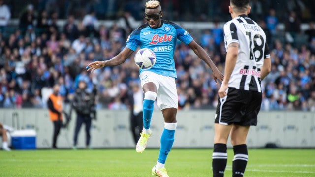 Napoli abre vantagem, permite reação da Udinese, mas garante vitória no Italiano