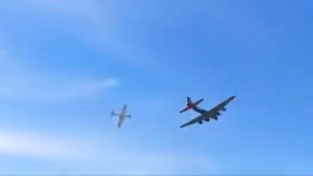Aviões colidem durante show aéreo no Texas; vídeo