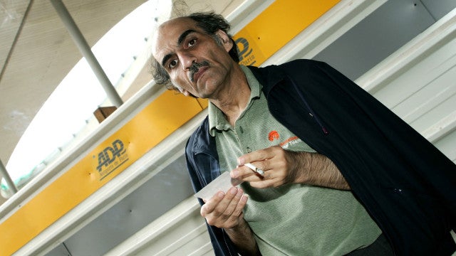 Morre iraniano que morou por 18 anos em aeroporto e inspirou filme de Spielberg