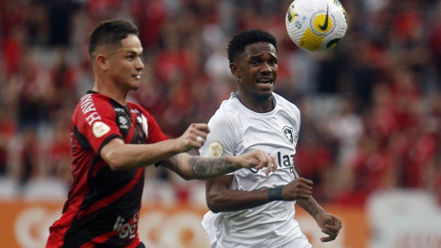 Athletico-PR vence o Botafogo e fica com vaga na fase de grupos da Libertadores