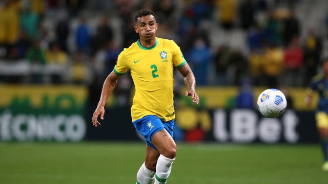 É inegável que somos favoritos na Copa, afirma Danilo, lateral da seleção