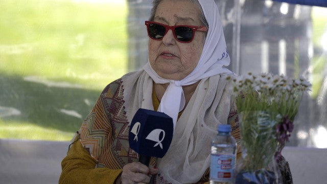Morre Hebe de Bonafini, líder histórica das Mães da Praça de Maio