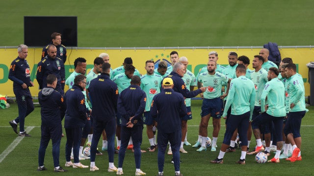 Qual é a única seleção presente na Copa que nunca perdeu para o Brasil?