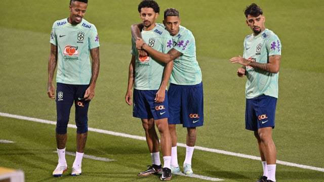 Seleção brasileira faz 2º treino no Catar sob olhares de membro da família real