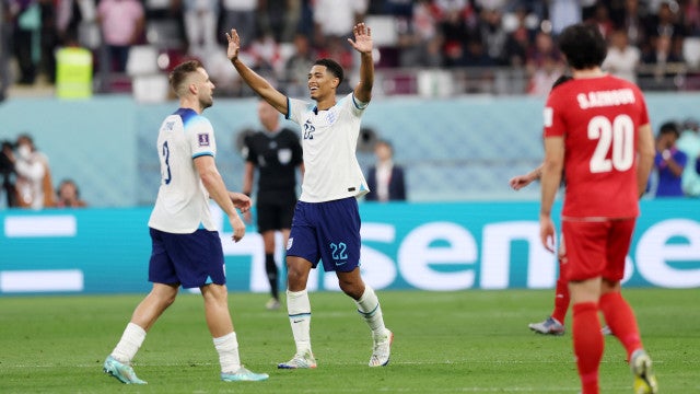 Inglaterra goleia o Irã, e protestos entram em campo no Qatar