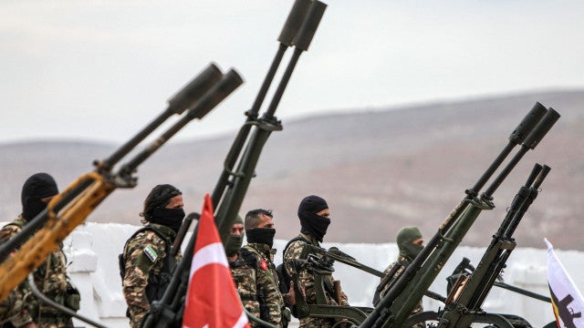 Turquia aproveita fraqueza da Rússia, ataca a Síria e é condenada até pelos EUA