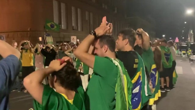 Apoiadores de Bolsonaro pedem ajuda extraterrestre após perder eleição