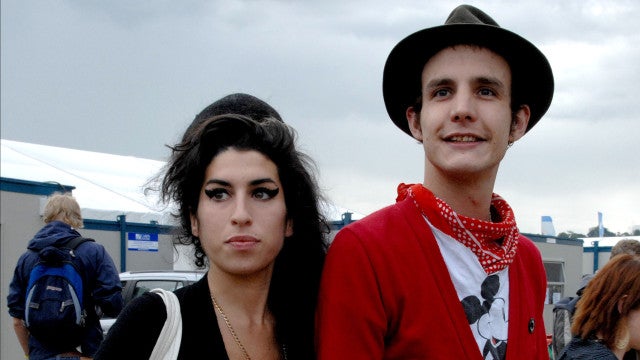 Ex-cunhado de Amy Winehouse morre aos 27 anos
