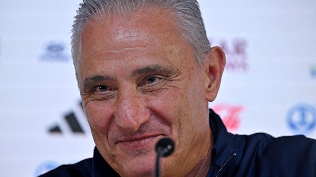 Tite define time, mas esconde substitutos de Danilo e Neymar