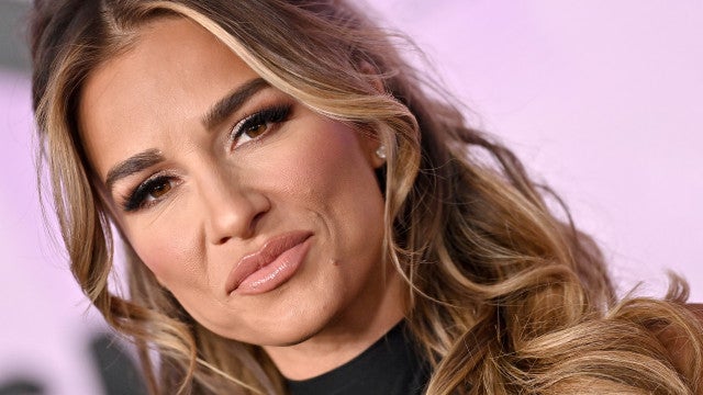 Cantora recebe críticas por foto dos filhos com abdômen trincado