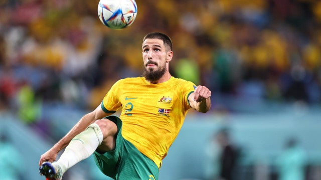Austrália vence a Dinamarca e garante vaga nas oitavas de final da Copa