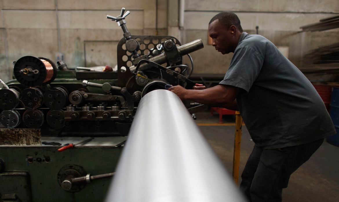 BC revisa previsão de crescimento do PIB de 2,7% para 2,9%, neste ano