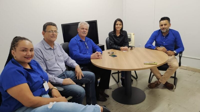 Equipe da Sala do Empreendedor de Guarantã do Norte se reúne com coordenador estadual do CAE