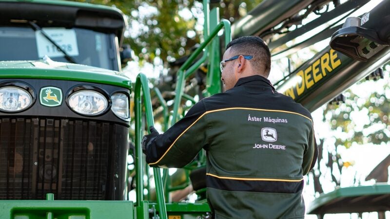 Mais de 70 vagas estão abertas em MT e MS em concessionário de máquinas agrícolas