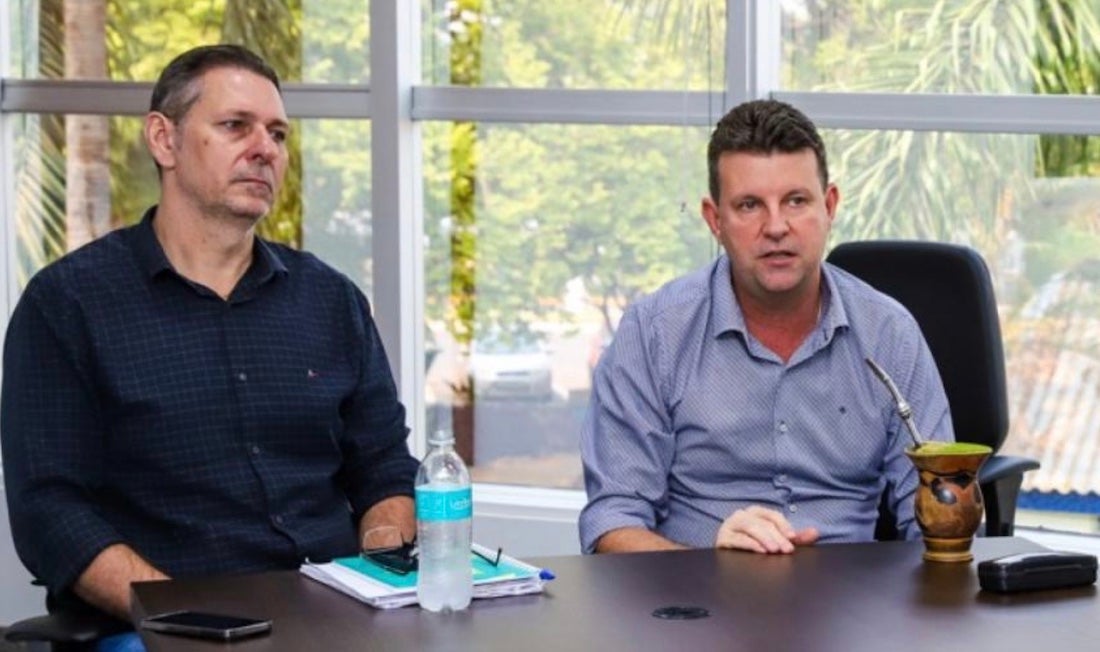 Prefeito se reúne com produtores para asfaltar 20 km da estrada Vale do Verde em Sorriso