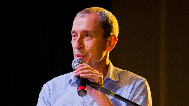 Prefeito de Lucas destaca parceria com o estado para suporte à infraestrutra municipal com entrega de novos ônibus