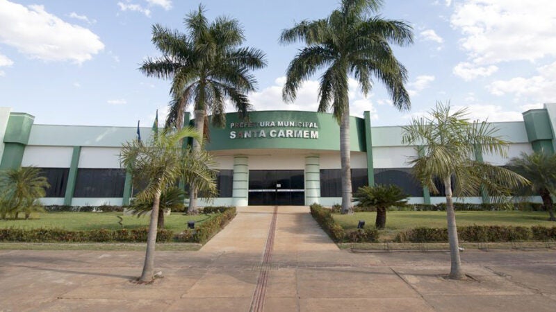 Prefeito concede reajuste e aumento real salarial a servidores no Nortão