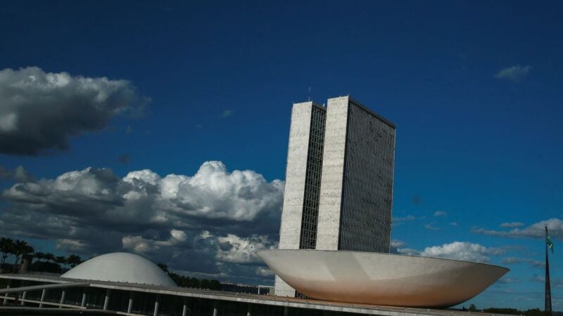 Congresso aprova Orçamento com salário mínimo de R$1.320 para 2023