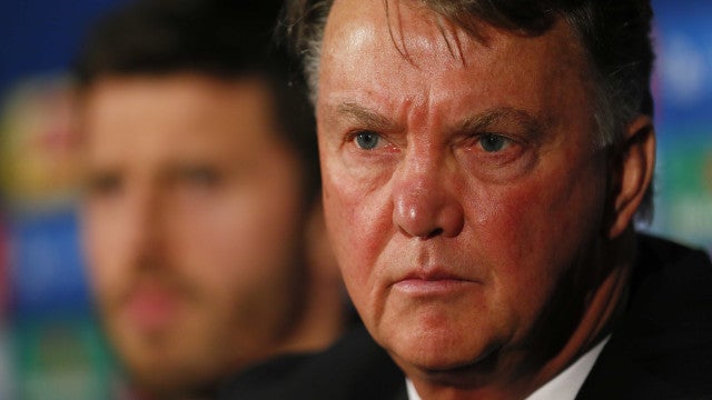 Federação holandesa presta homenagem ao técnico Van Gaal, que dá adeus à seleção