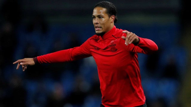 Van Dijk se preocupa quando Messi está ‘escondido’ em campo