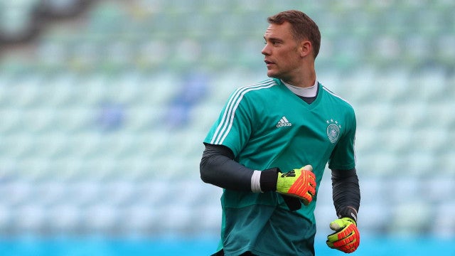 Neuer fratura a perna durante as férias e não joga mais nesta temporada