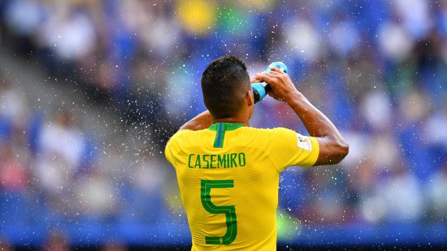 Casemiro é único brasileiro da seleção do ano do L’Équipe, que tem Mbappé e Messi