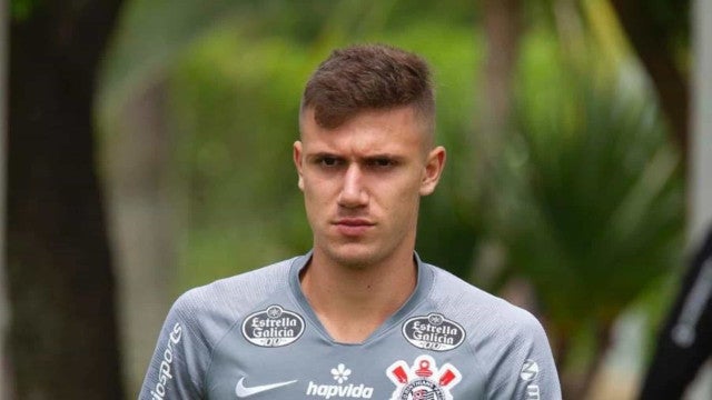 Corinthians anuncia contratação de Matheus Bidu e venda de Lucas Piton ao Vasco