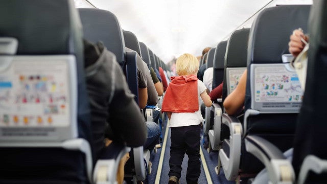 Passageiros poderão usar celular no avião durante voos na Europa