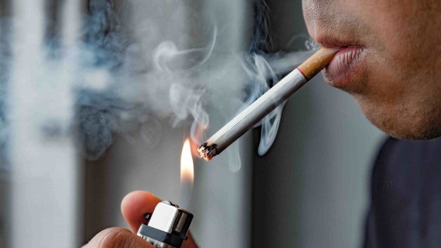 Homem cochila com cigarro aceso e causa princípio de incêndio no DF